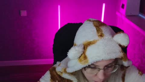 Belle  online show from February 6, 2:00 am