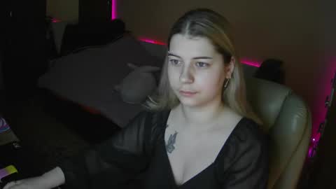 brandy_wow online show from April 2, 8:17 pm