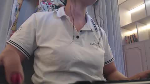 breakfastwithtiffanys online show from October 26, 7:20 pm