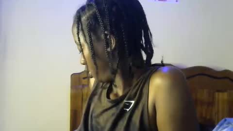 breelia online show from December 18, 3:22 am