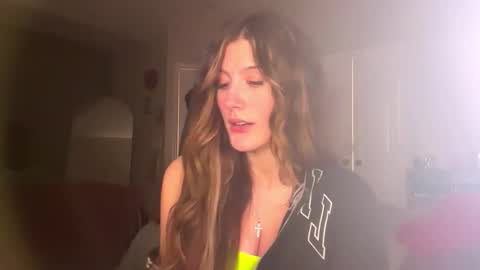 Brianna3 online show from February 3, 6:33 am