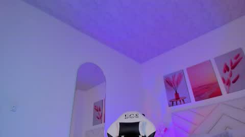   online show from November 8, 11:59 am