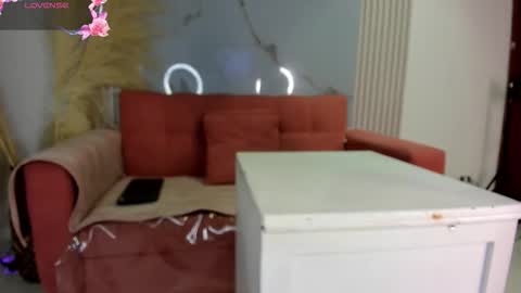    online show from February 21, 11:33 am