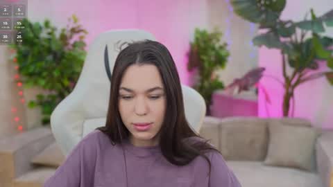 Diamonds Girls online show from February 7, 8:01 am