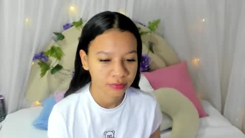 Snapshot of brithany_rousee chatting on December 28, 12:13 pm Brithany Rousee online show from December 28, 12:13 pm