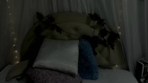 Snapshot of brithany_rousee chatting on January 2, 7:07 pm Brithany Rousee online show from January 2, 7:07 pm