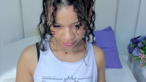 Snapshot of brithany_rousee chatting on February 12, 9:22 pm Brithany Rousee online show from February 12, 9:22 pm