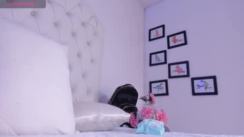 Snapshot of brithany_rousee chatting on October 10, 11:09 pm Brithany Rousee online show from October 10, 11:09 pm