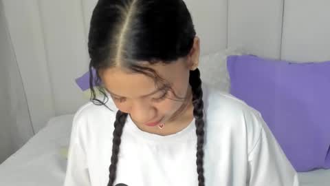 Snapshot of brithany_rousee chatting on February 6, 7:29 pm Brithany Rousee online show from February 6, 7:29 pm