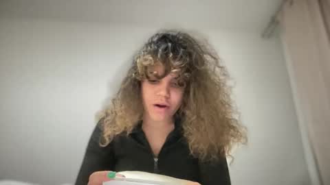 Snapshot of brithneysquirt chatting on September 25, 10:18 pm brithneysquirt online show from September 25, 10:18 pm