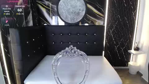 Bruja SCarlata online show from October 4, 10:10 am