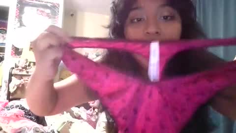 brujerita_dmota online show from April 26, 3:26 am
