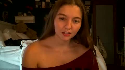 Snapshot of brunettebaby040 chatting on September 24, 10:09 pm brunettebaby040 online show from September 24, 10:09 pm