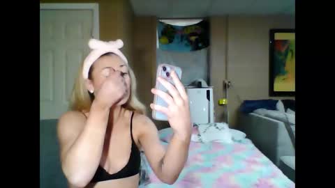 bubbles online show from April 15, 8:31 pm