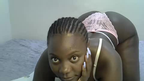 bubbly_ass30 online show from March 18, 10:15 pm