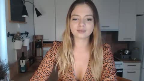 Snapshot of buffyextasy chatting on September 29, 7:02 am Buffy online show from September 29, 7:02 am