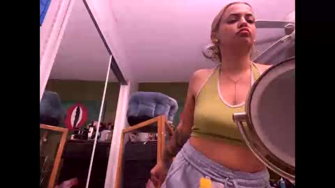 bunnibaby333 online show from October 9, 5:55 am