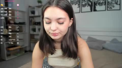 Aria online show from February 4, 8:17 am