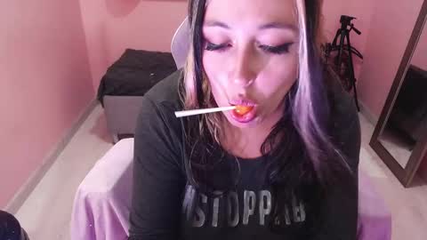 ... .          . ... online show from October 28, 2:34 pm