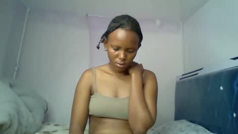 bunnydiva_ online show from June 3, 2:01 am