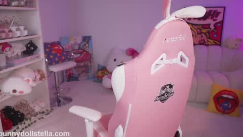 Stella online show from April 12, 10:56 pm