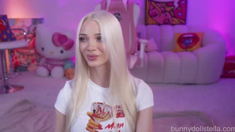 Stella online show from November 19, 9:59 pm