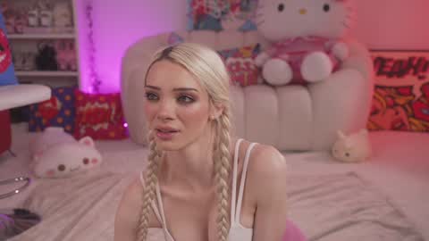 Stella online show from March 12, 10:39 pm