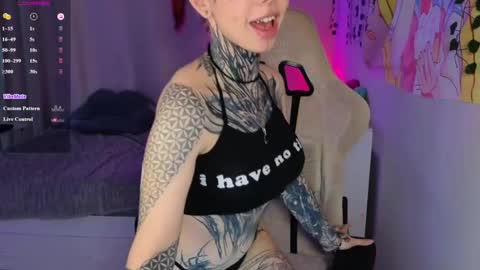 bunnykelly online show from May 7, 6:39 am