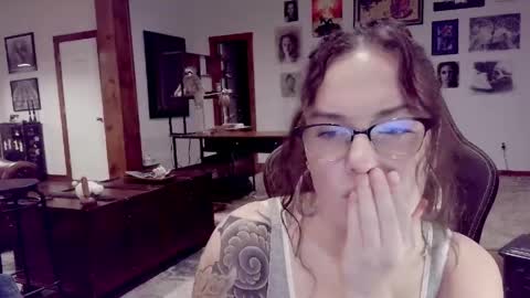 bunnynextdoor online show from April 17, 12:57 am