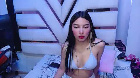 burbuja pink  online show from January 18, 4:09 am