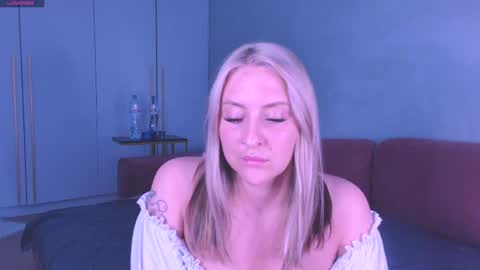 Lissa online show from April 16, 5:12 pm