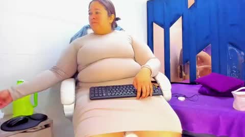 busty juicyy online show from July 10, 2:28 pm