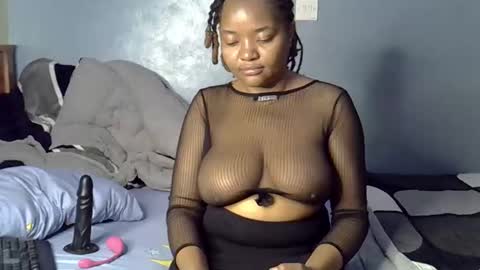 busty kenzi online show from May 24, 5:12 pm