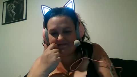 bustymilf94 online show from December 16, 1:22 am