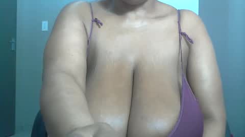 bustytessa37 online show from September 20, 4:55 am