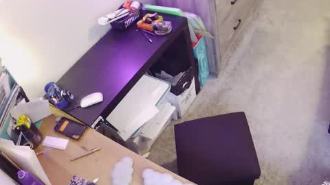 busybee83 online show from December 2, 7:05 pm