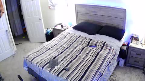 busybee83 online show from September 30, 8:46 pm