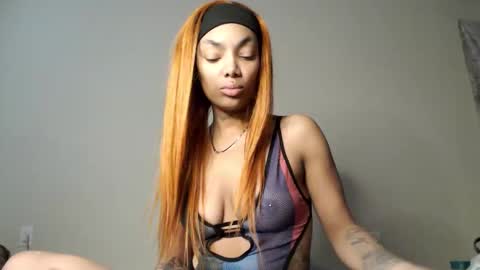 butterfly booty online show from December 4, 9:15 pm