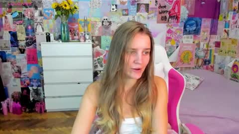 Snapshot of caaandy_girl chatting on October 15, 3:47 pm Emily  online show from October 15, 3:47 pm