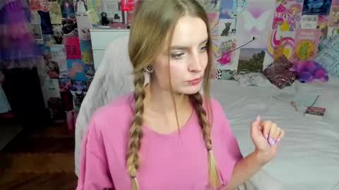 Snapshot of caaandy_girl chatting on September 18, 4:16 pm Emily  online show from September 18, 4:16 pm