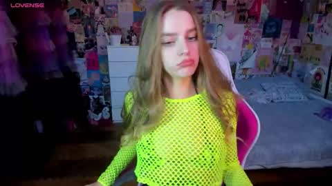Snapshot of caaandy_girl chatting on October 8, 1:04 pm Emily  online show from October 8, 1:04 pm
