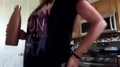 Snapshot of calishop1 chatting on September 22, 12:31 am calishop1 online show from September 22, 12:31 am