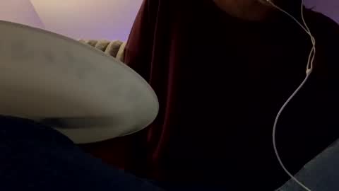 Snapshot of calishop1 chatting on February 22, 3:34 am calishop1 online show from February 22, 3:34 am