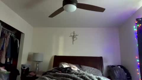 Snapshot of calishop1 chatting on January 29, 4:19 pm calishop1 online show from January 29, 4:19 pm