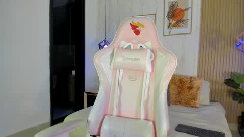 Cameron  online show from December 3, 9:50 pm