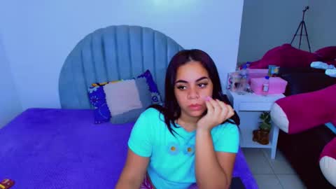 Snapshot of cami_bunnygirlx chatting on October 24, 10:33 am CAMI online show from October 24, 10:33 am
