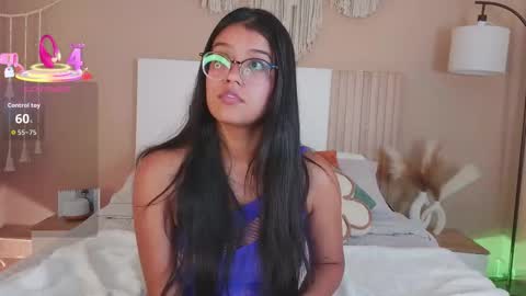 camila_bustamante_ online show from March 4, 5:52 pm