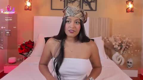 Snapshot of camila_bustamante_ chatting on October 18, 5:48 pm camila_bustamante_ online show from October 18, 5:48 pm