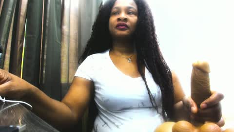 Snapshot of camila_sandoval_01 chatting on February 4, 2:43 pm Camila online show from February 4, 2:43 pm