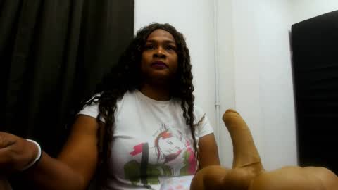 Snapshot of camila_sandoval_01 chatting on February 17, 3:04 am Camila online show from February 17, 3:04 am